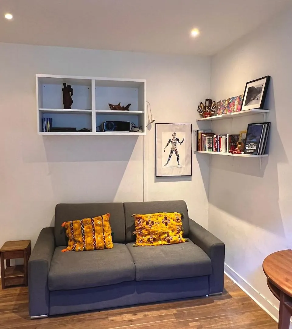 Apartment Charming Montmartre *